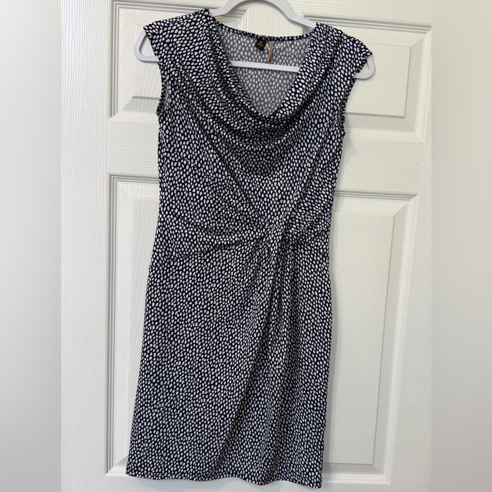 Dana Buchman Elegant Navy and White Patterned Dress - Size XS - Picture 2 of 16